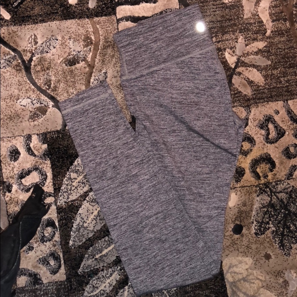 Lululemon grey wunder under w/ lulu bag!